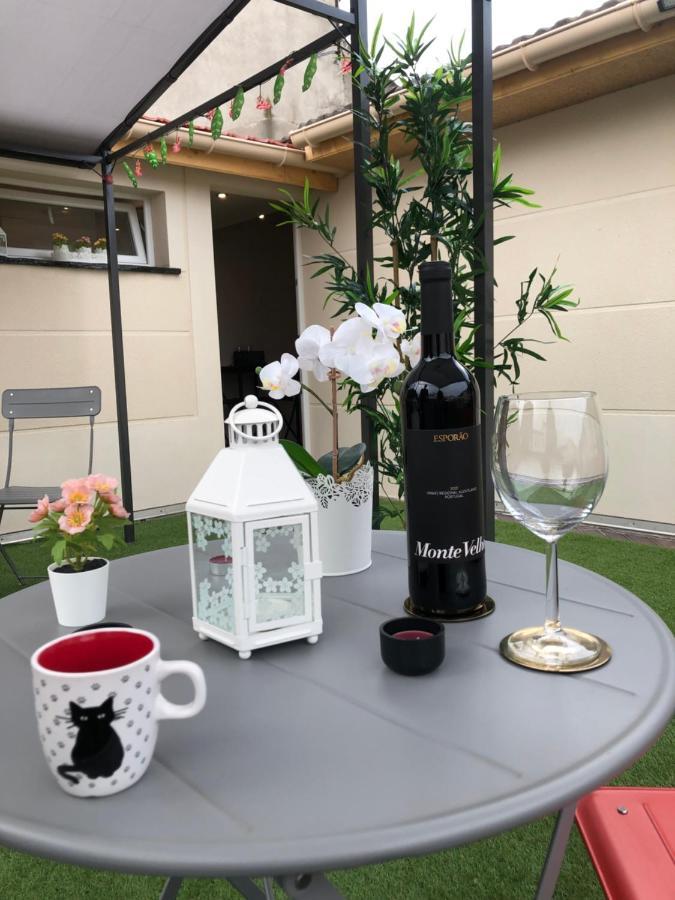Paris-Eiffel, Bienvenue -Terrasse -Netflix Apartment Пантен Екстериор снимка